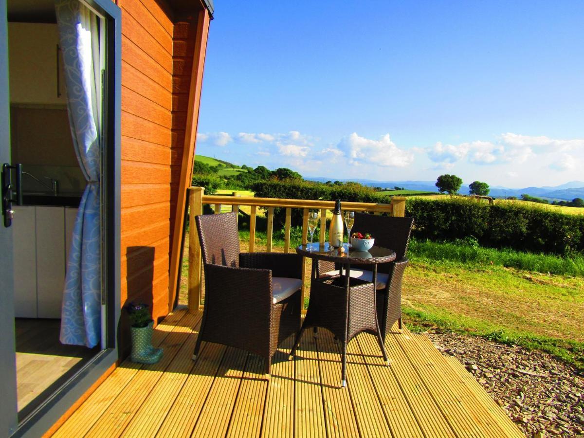 Waenfechan Glamping With Hot Tubs Colwyn Bay Buitenkant foto