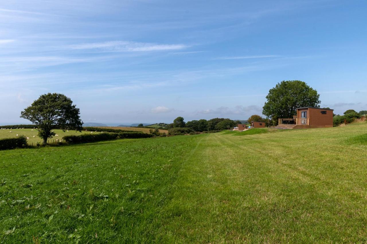 Waenfechan Glamping With Hot Tubs Colwyn Bay Buitenkant foto