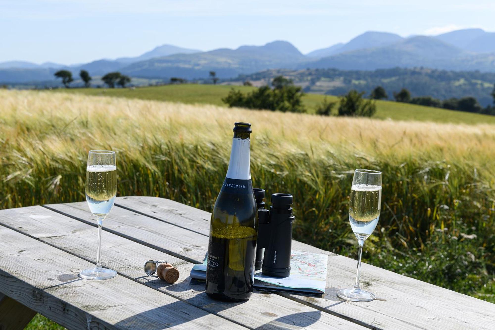 Waenfechan Glamping With Hot Tubs Colwyn Bay Buitenkant foto
