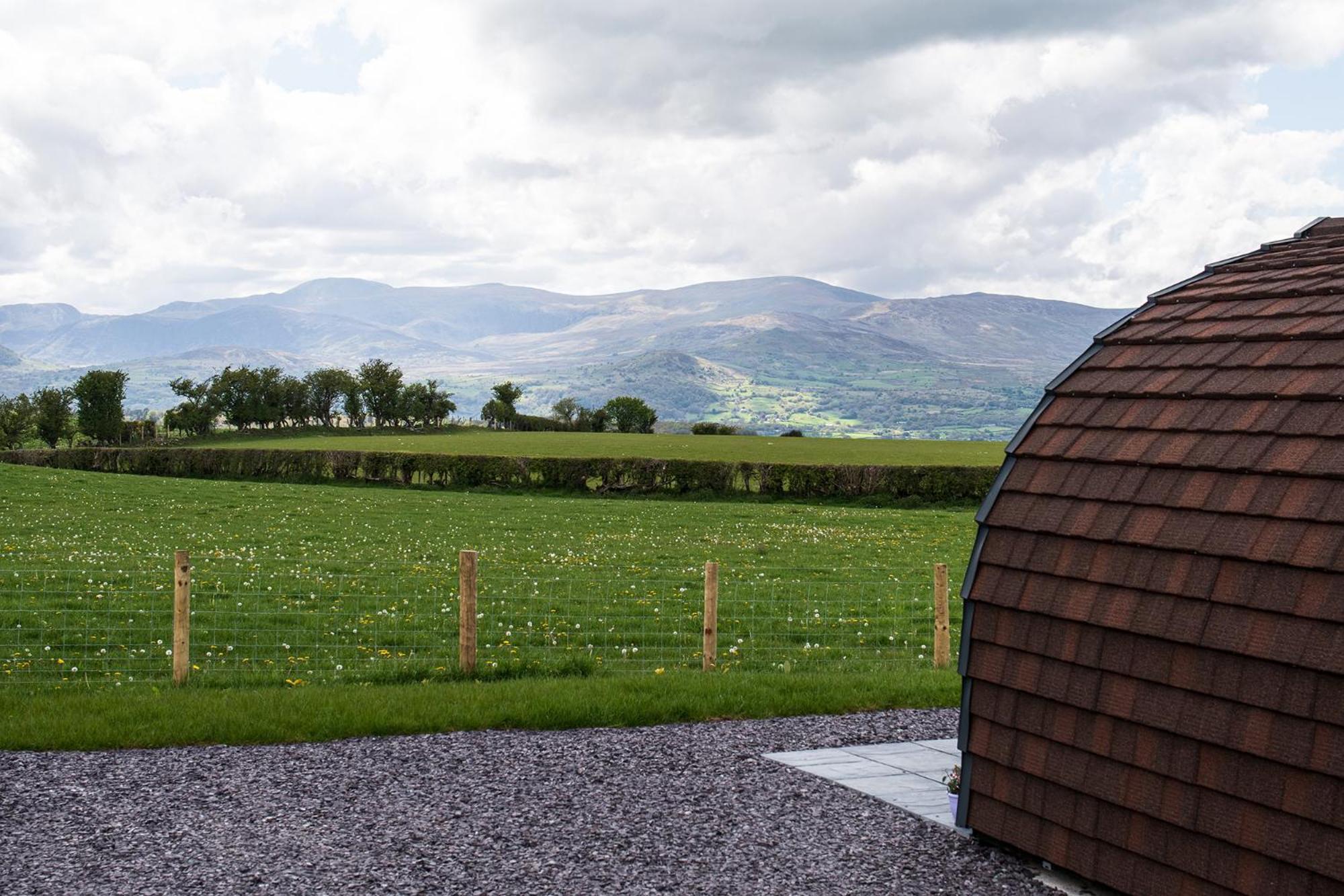 Waenfechan Glamping With Hot Tubs Colwyn Bay Buitenkant foto